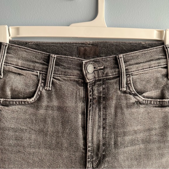 MOTHER The Hustler Crop Step Chew Jeans - Picture 3 of 11